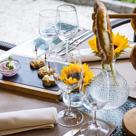 Schloss Prielau & Restaurants فندق 4*