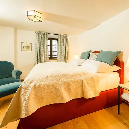 Schloss Prielau & Restaurants 4*