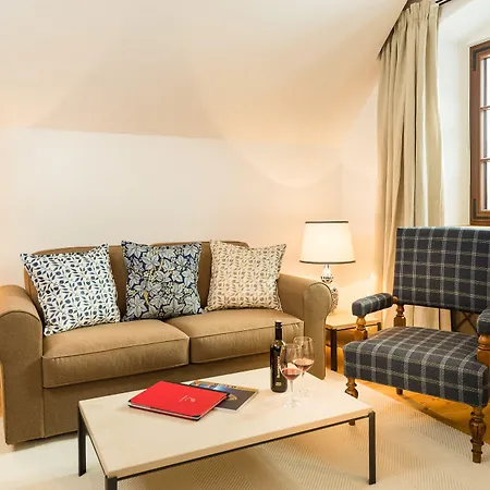 Schloss Prielau & Restaurants Hotel