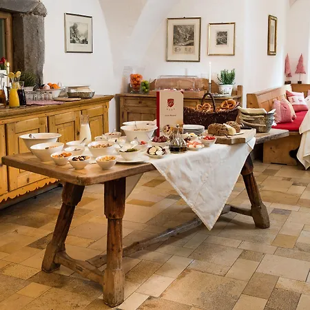 Schloss Prielau & Restaurants فندق