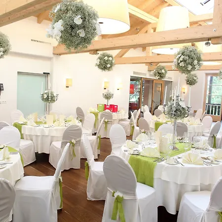 Schloss Prielau & Restaurants Hotel 4*