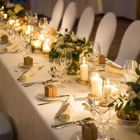 Schloss Prielau & Restaurants فندق 4*