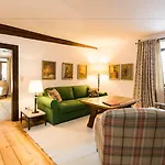 Schloss Prielau & Restaurants Hotel 4*