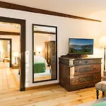 Schloss Prielau & Restaurants 4*